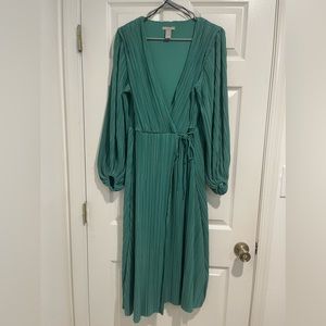 Long sleeve midi dress